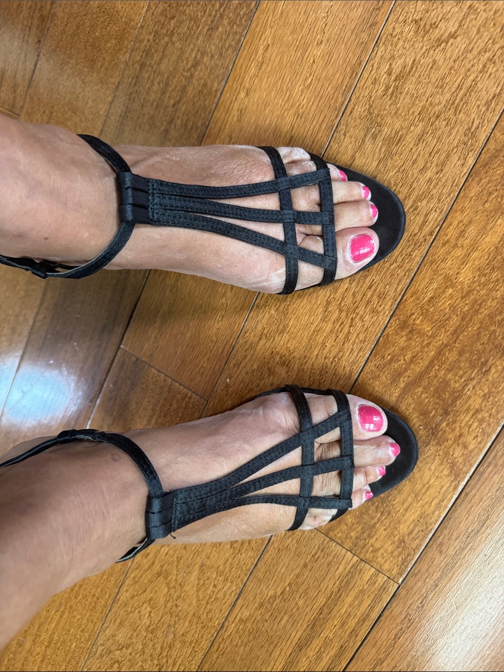 FIONI Clothing Black Strappy T-Bar Sandals